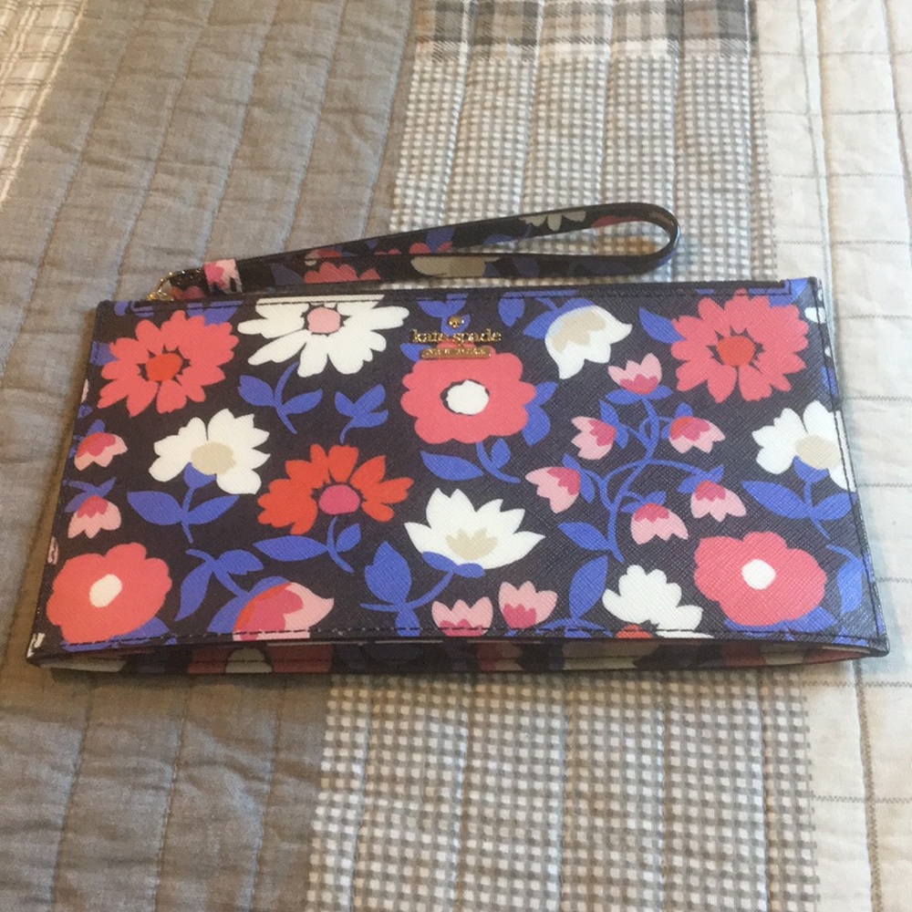 Kate spade floral wristlet